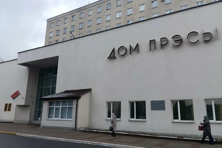 Лукашенко назвал себя "идеологическим работником", требует от подконтрольных СМИ агитации и пропаганды