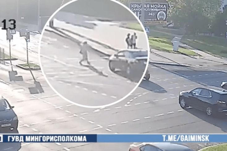 84-летняя женщина попала под колеса “Фольксвагена” в Минске — доставлена в больницу