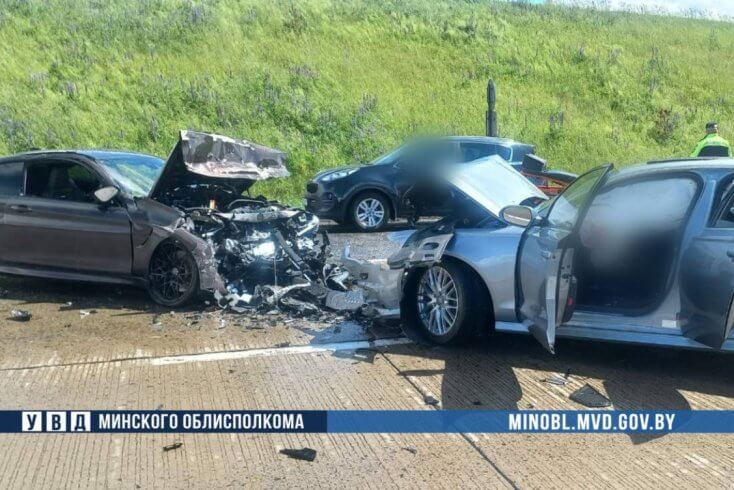 В результате автомобильной аварии в Минском районе один человек погиб, четверо пострадало