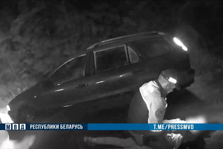 В Поставском районе милиция стреляла в автомобиль с несовершеннолетним бесправником за рулем