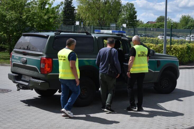 Польша выдворила гражданина Узбекистана, осужденного за организацию нелегальной миграции из Беларуси