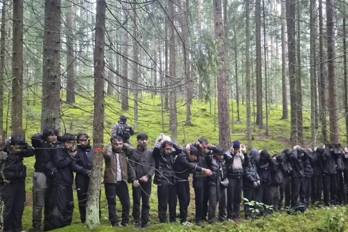 28 чалавек незаконна праніклі ў Латвію праз пракапаны з Беларусі тунэль