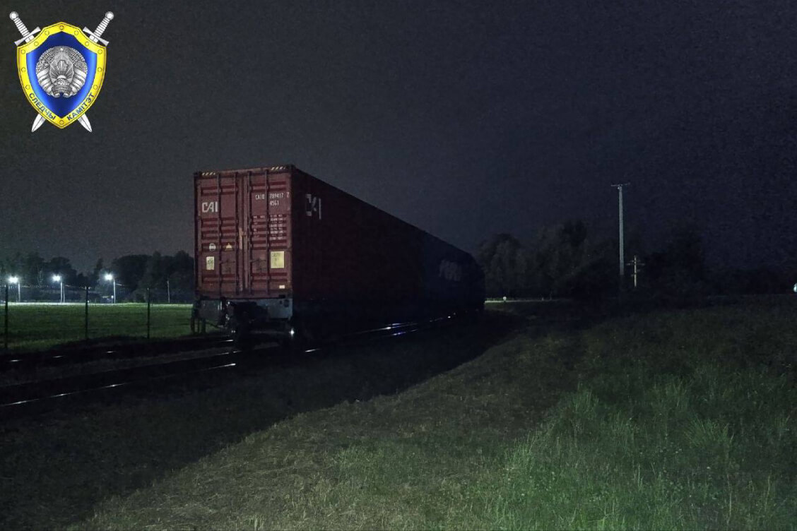 В Полоцком районе состав с вагонами насмерть переехал лежавшего на рельсах мужчину