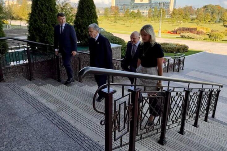Коул прибыл в Минск на переговоры с Лукашенко