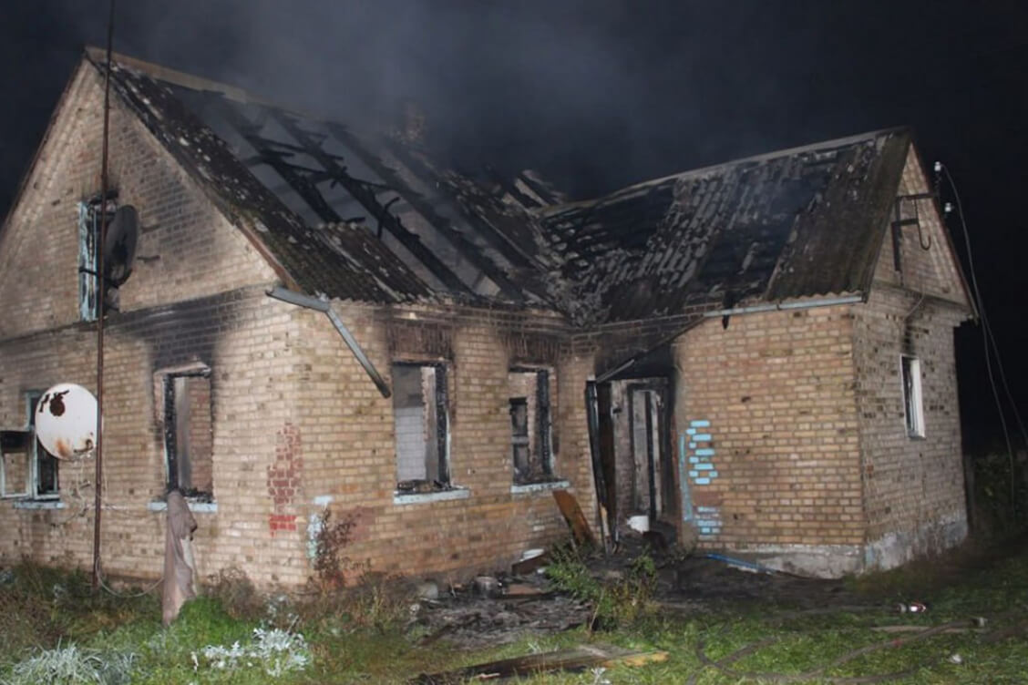 Пажар у Ваўкавыскім раёне забраў жыцці двух братоў — у справе разбіраецца СК
