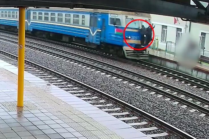 В Минском районе замечены двое школьников, ехавших на поезде, зацепившись за вагон — милиция проводит проверку